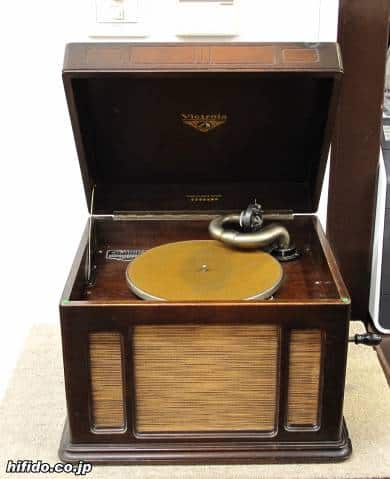 Japans erster im Inland hergestellter Phonograph, Victrola J1-51